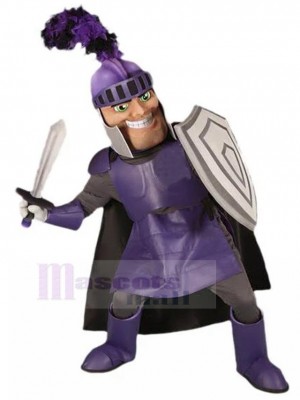 Chevalier souriant en costume de mascotte armure violette Personnes