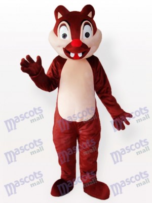 Écureuil brun minuscule avec le costume de mascotte adulte de deux incisives